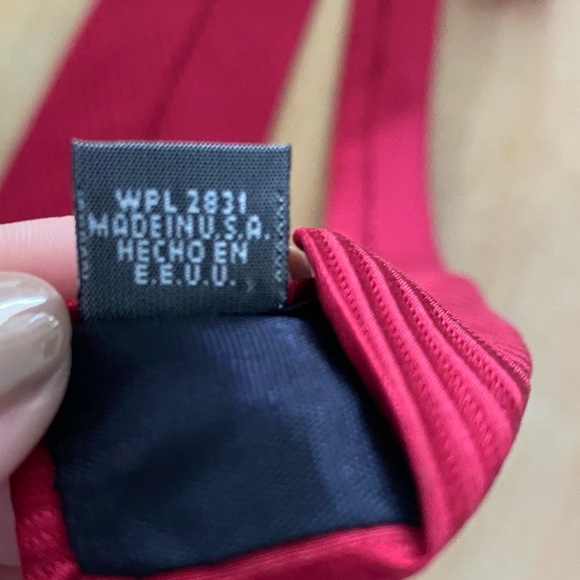 Men's Red Covington Silk Formal Tie - Picture 10 of 10